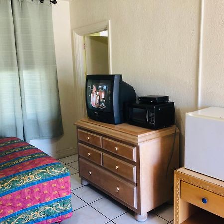 Sunset Inn- Fort Pierce, Fl Екстер'єр фото