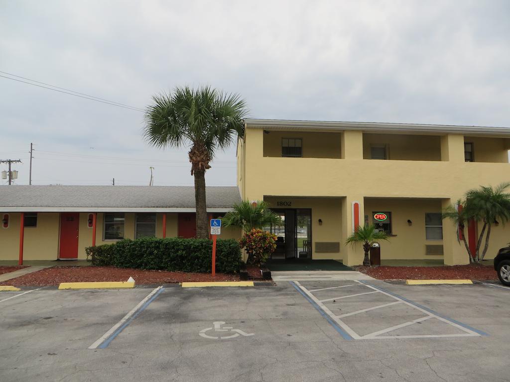 Sunset Inn- Fort Pierce, Fl Екстер'єр фото