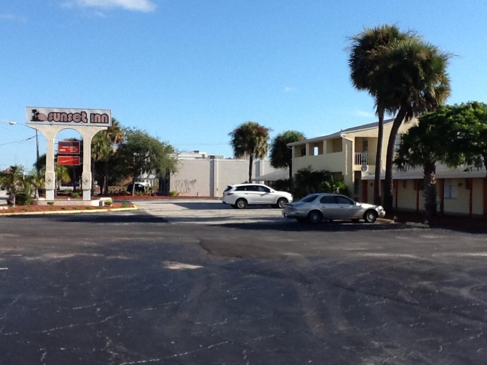 Sunset Inn- Fort Pierce, Fl Екстер'єр фото