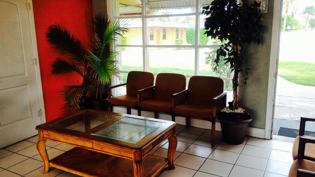 Sunset Inn- Fort Pierce, Fl Екстер'єр фото