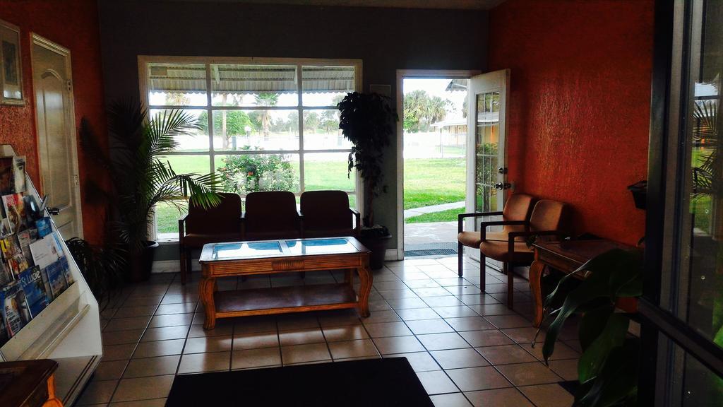 Sunset Inn- Fort Pierce, Fl Екстер'єр фото