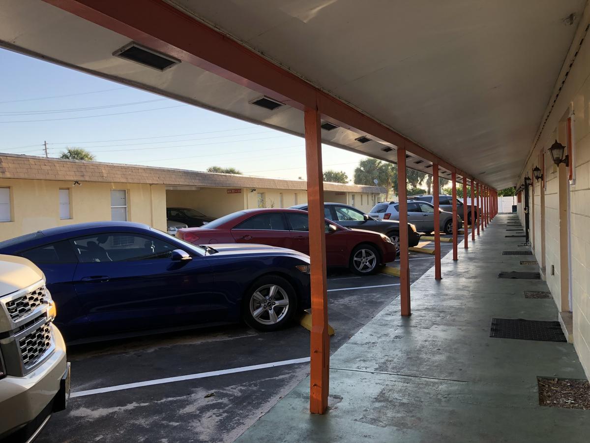 Sunset Inn- Fort Pierce, Fl Екстер'єр фото